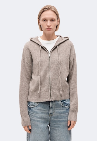 ABOUT YOU Gebreid vest 'Virginia' in Bruin: voorkant