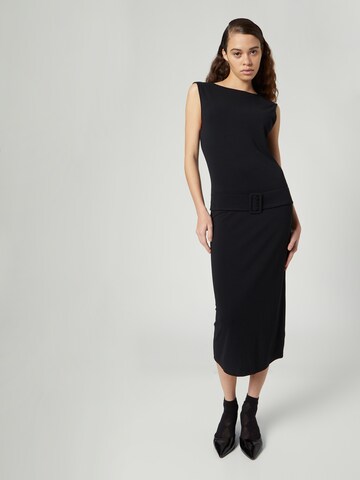 Robe 'Talea' Bella x ABOUT YOU en noir