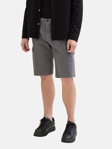 TOM TAILOR - regular Pantalón cargo en gris: frente