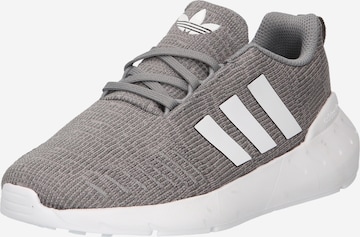 ADIDAS ORIGINALS Sneakers 'SWIFT RUN 22' i grå: forside