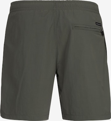 PROTEST Badeshorts 'FASTER' in Grün: Vorderseite