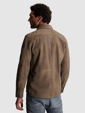CAST IRON Regular Fit Skjorte 'Suede overshirt with waxed seams and chest pocket' i brun