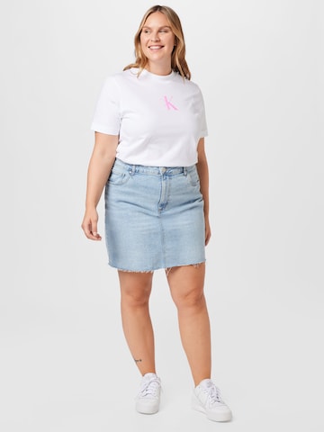 Calvin Klein Jeans Curve - Camiseta en blanco