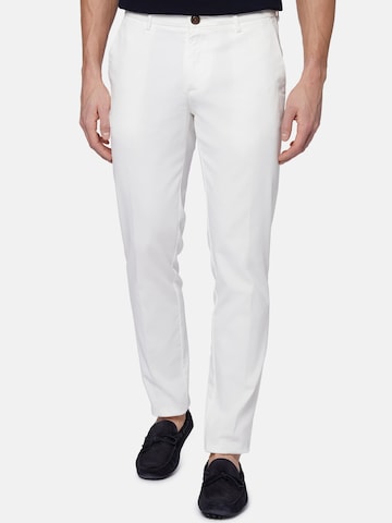 Boggi Milano Slim fit Trousers in White: front