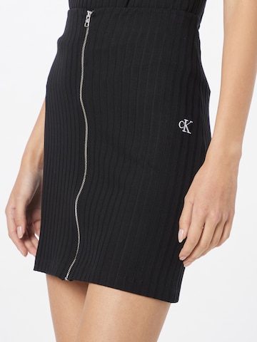 Calvin Klein Jeans - Falda en negro