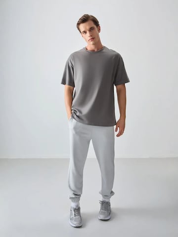 Tommy Life T-Shirts in Grau
