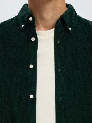 SELECTED - Ajuste regular Camisa 'SLHDanni' en verde