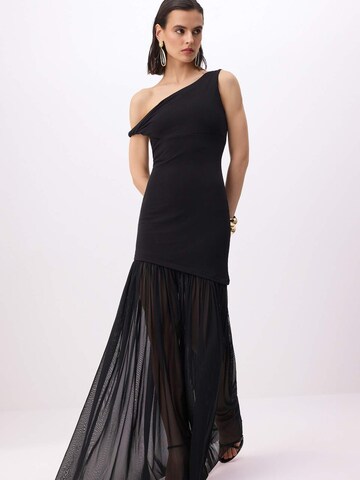 Robe de soirée Trendyol en noir : devant