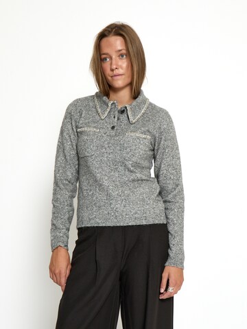 Top 'Leah' di Peppercorn in grigio: frontale