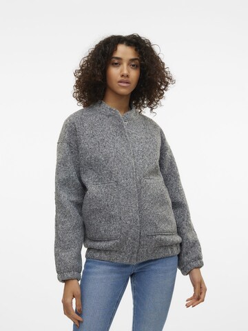 VERO MODA - Chaqueta de entretiempo 'VMAmber' en gris: frente