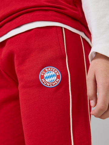 FC BAYERN MÜNCHEN Regular Pants in Red
