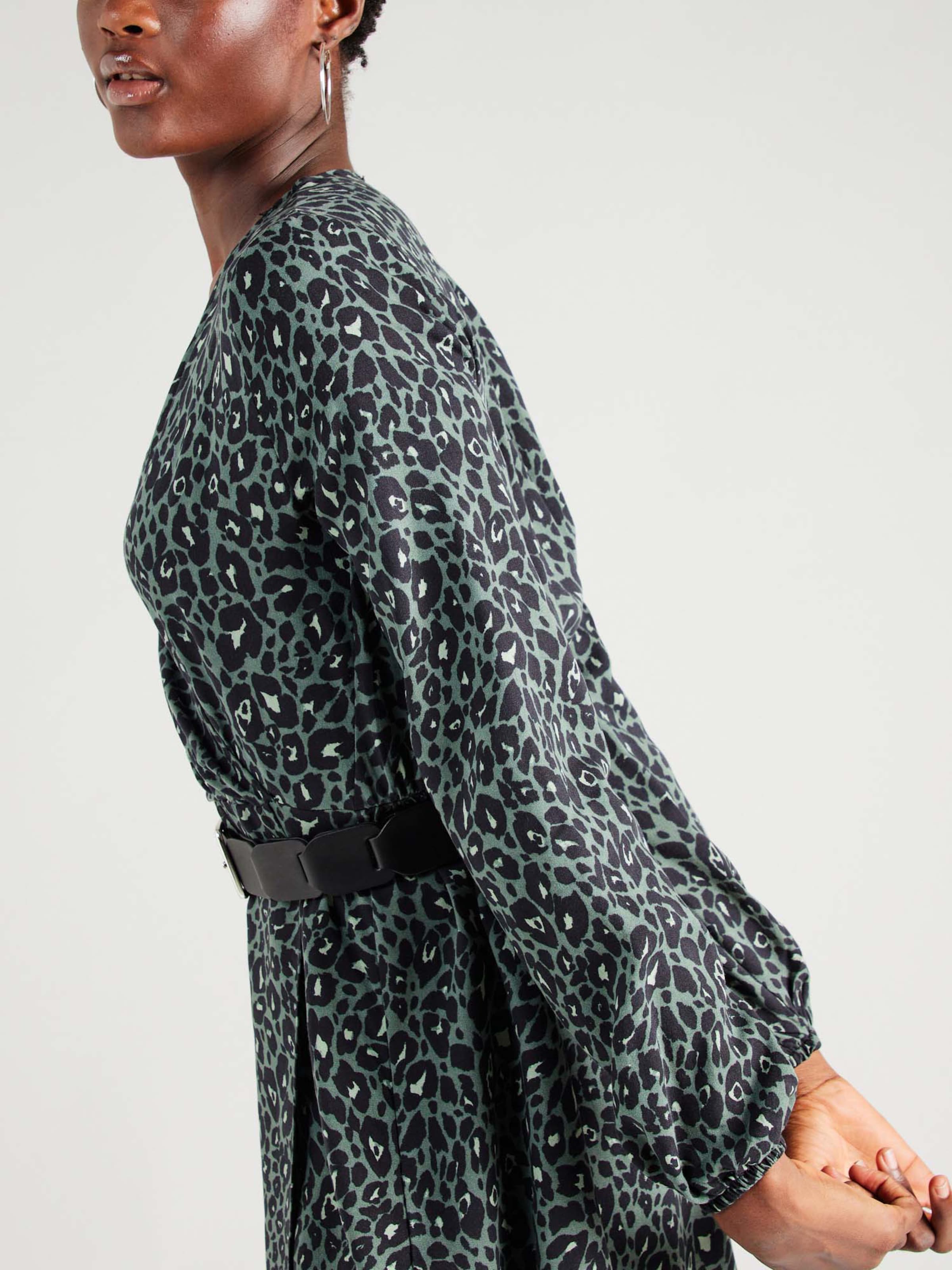 Dorothy Perkins Dress in Emerald Pastel Green ABOUT YOU