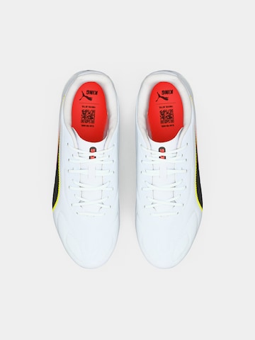 PUMA Футболни обувки 'KING 20 PLAY' в бяло