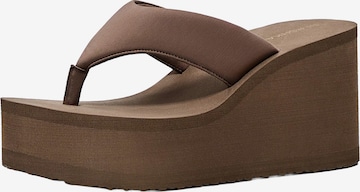 Tongs Bershka en marron : devant