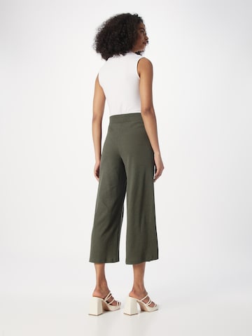 Regular Pantaloni de la 24COLOURS pe verde