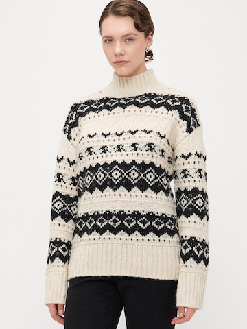 Vero Moda Tall Свитер 'VMAMPLE' в Бежевый: спереди