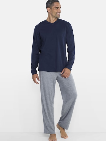Pyjama long bonprix en bleu : devant