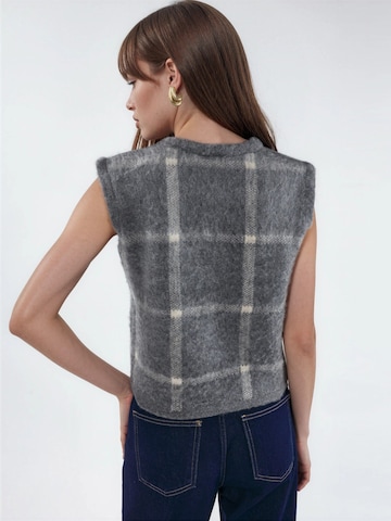 Hiccup Strickweste in Grau