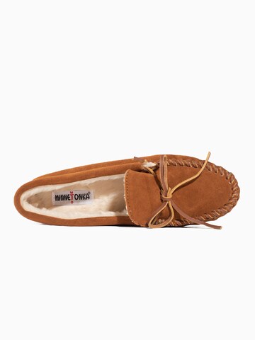 Minnetonka Mockasin 'Pile' i brun