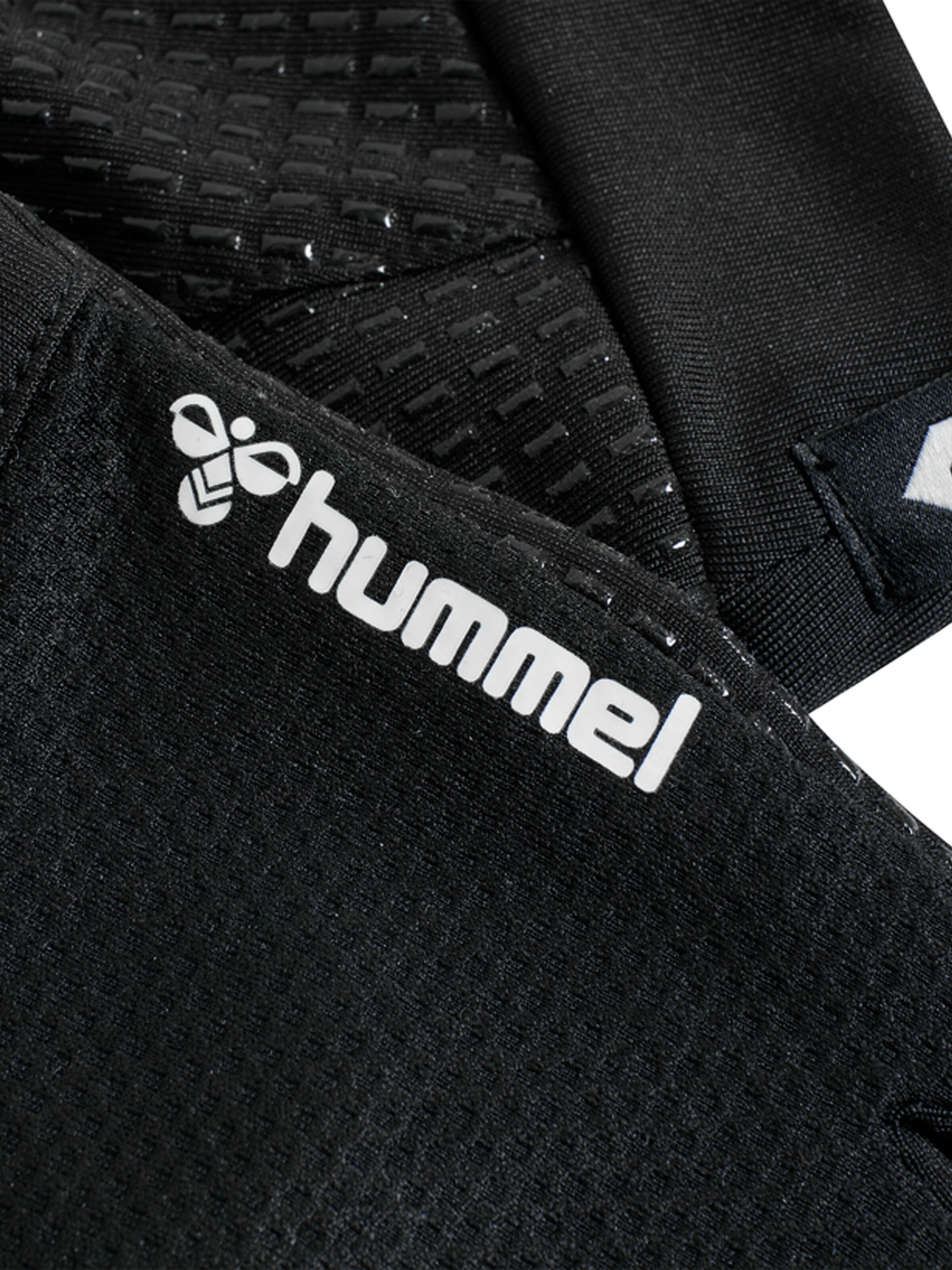 Hummel Sports gloves in Black