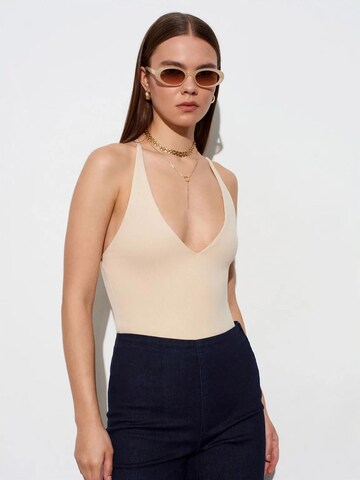 Dilvin Blouse in Beige: front