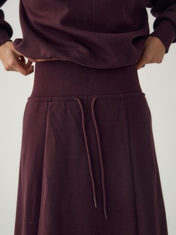 Noella Rok ' N-Madalinn ' in Rood