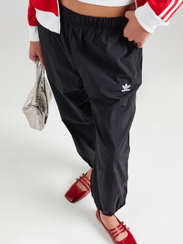 ADIDAS ORIGINALS Конический (Tapered) Штаны 'ESS' в Черный