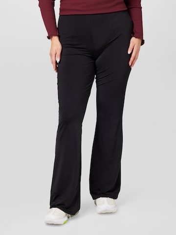 évasé Pantalon River Island Plus en noir : devant