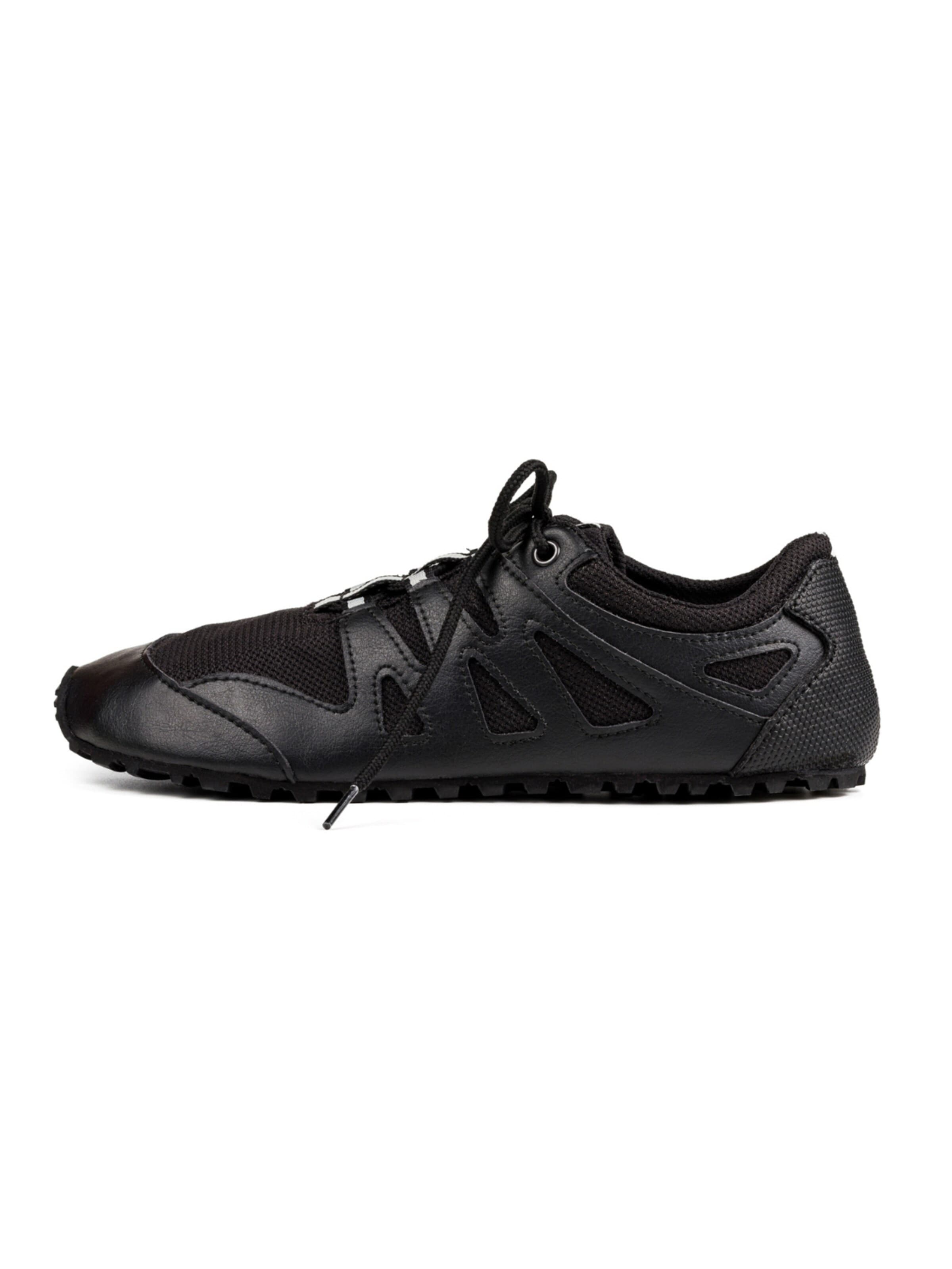 Ahinsa shoes Athletic Lace-Up Shoes 'Chitra Trek&Trail Barfußsneaker' in Black: front