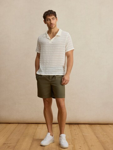 DAN FOX APPAREL Μπλουζάκι 'Jon' σε λευκό