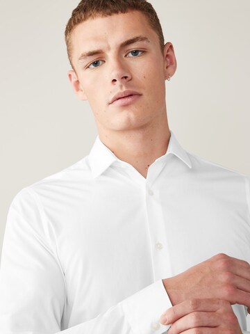 Next Slim fit Businessskjorta i vit