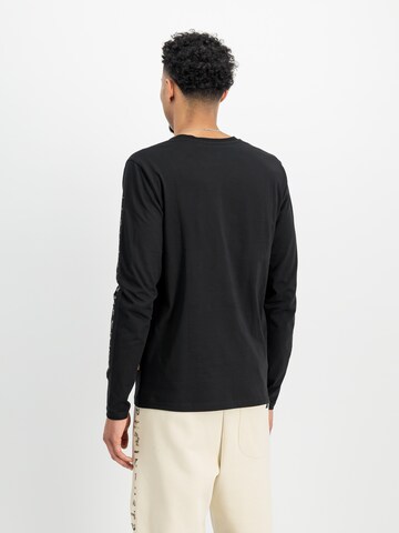 ALPHA INDUSTRIES Футболка в Черный