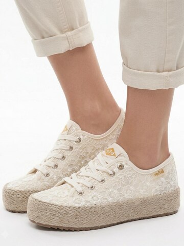 Lee Cooper Platform trainers in Beige