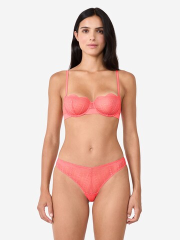 Slip di ETAM in arancione: frontale