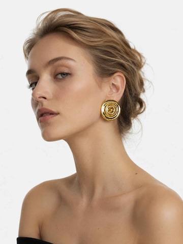 RteRme Náušnice 'Flowing Light Gold Earrings' – zlatá