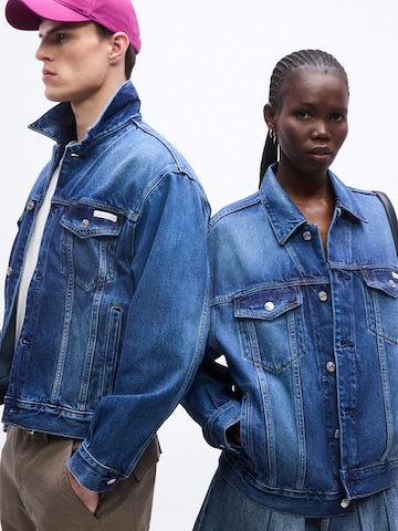 Calvin Klein Jeans Prechodná bunda '90S HORIZON' - Modrá