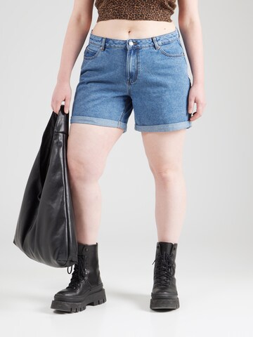 Vero Moda Curve Regular Jeans 'CZURI' in Blue: front