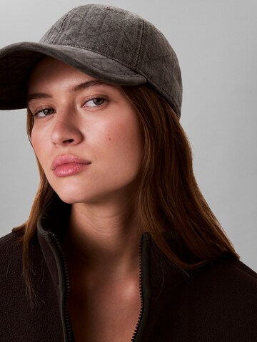 Calvin Klein Cap in Grau