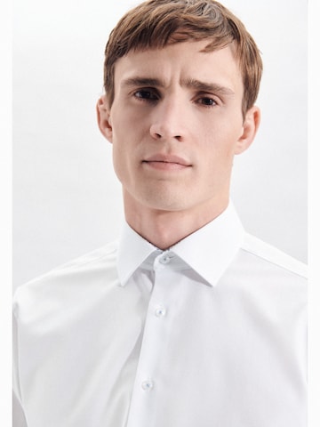 Coupe regular Chemise business SEIDENSTICKER en blanc