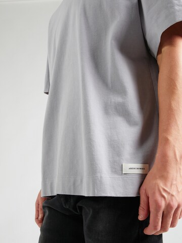 Abercrombie & Fitch - Camiseta en gris