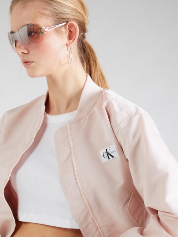 Calvin Klein Jeans - Chaqueta de entretiempo en rosa