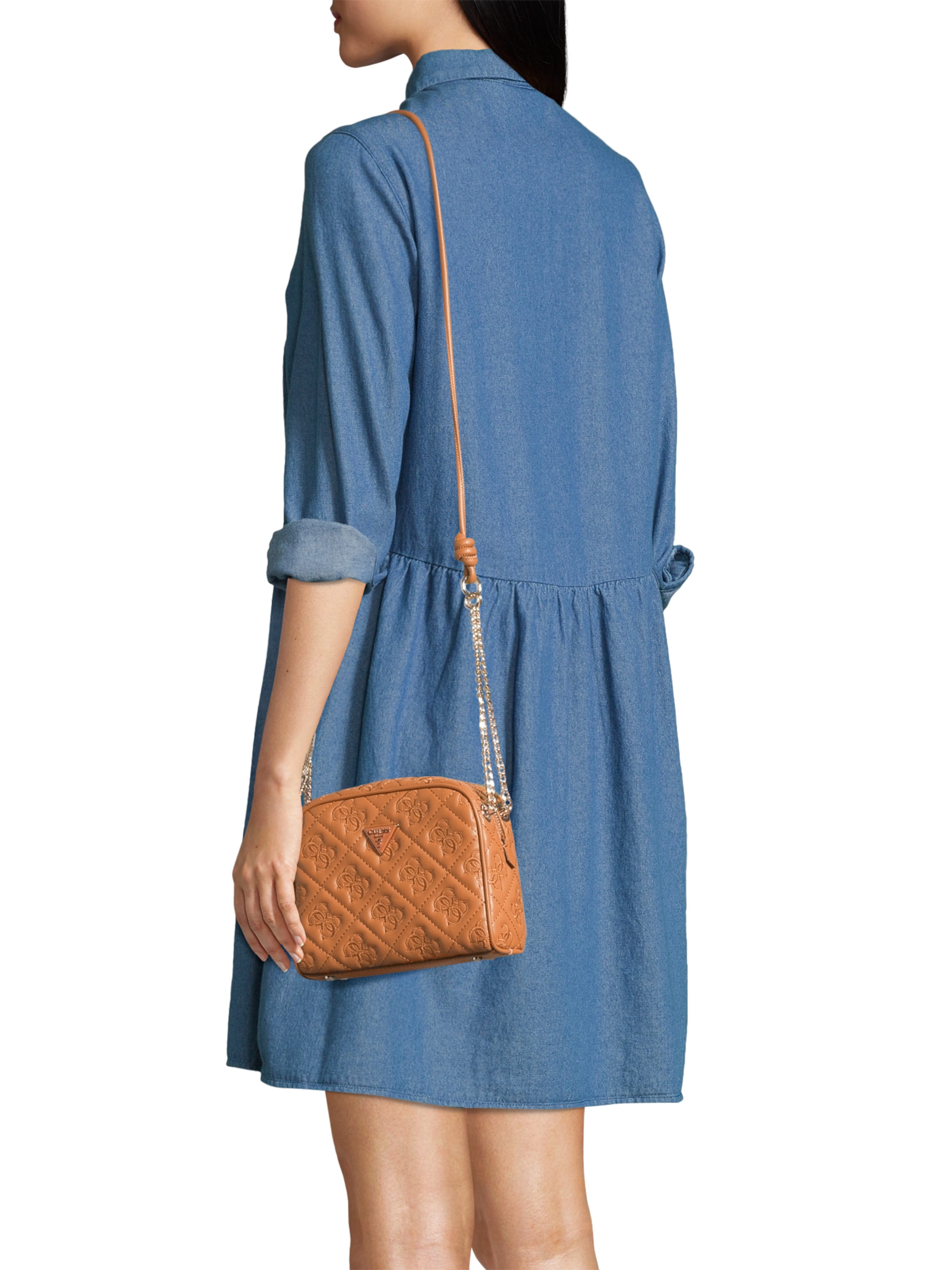 GUESS - Mala de ombro 'ADELASIA CAMERA CROSSBODY' em castanho: frente