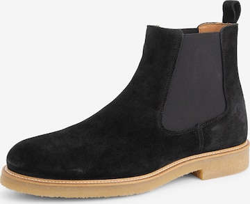 Travelin Chelsea boots in Black: front