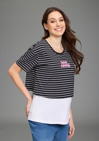 Neun Monate Shirt in Black: front