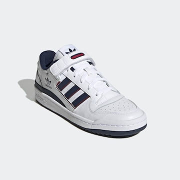 Baskets basses 'Forum' ADIDAS ORIGINALS en blanc