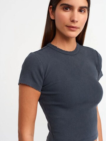 Dilvin T-Shirts in Grau
