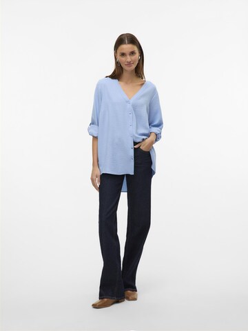Vero Moda Curve Blouse 'VMMelaney' in Blauw