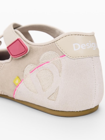 Desigual Trampki niskie w kolorze beżowy