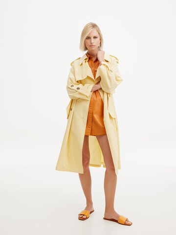 Karolina Kurkova Originals Mules 'Fina' in Orange: front