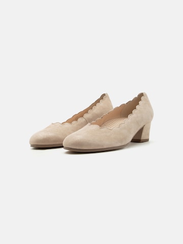 GABOR Pumps in Beige